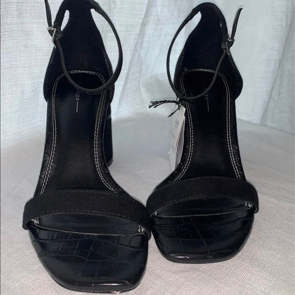 Block Heels - Picture 7 of 11